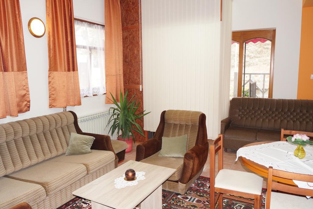 Apartment Pokos 瓦拉日丁托普利采 外观 照片